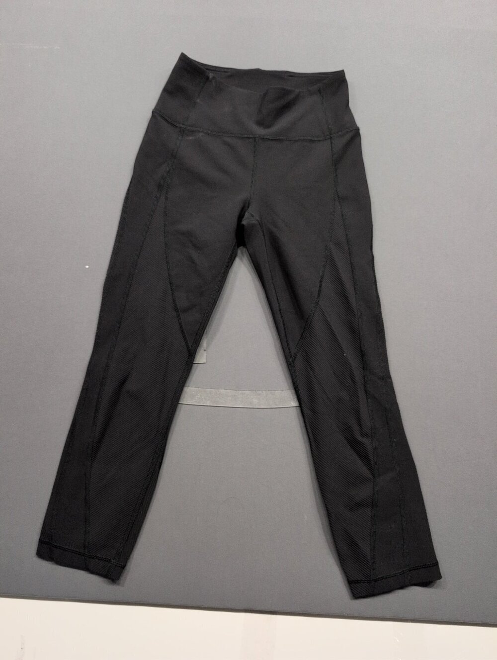 Lululemon Black High-Rise Leggings Ribbed Mesh Panel 7/8 Tight